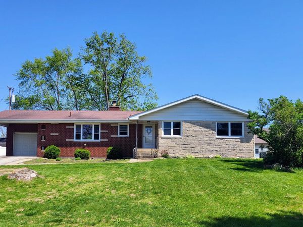 325 Cedar Street NW , DeMotte, IN 46310