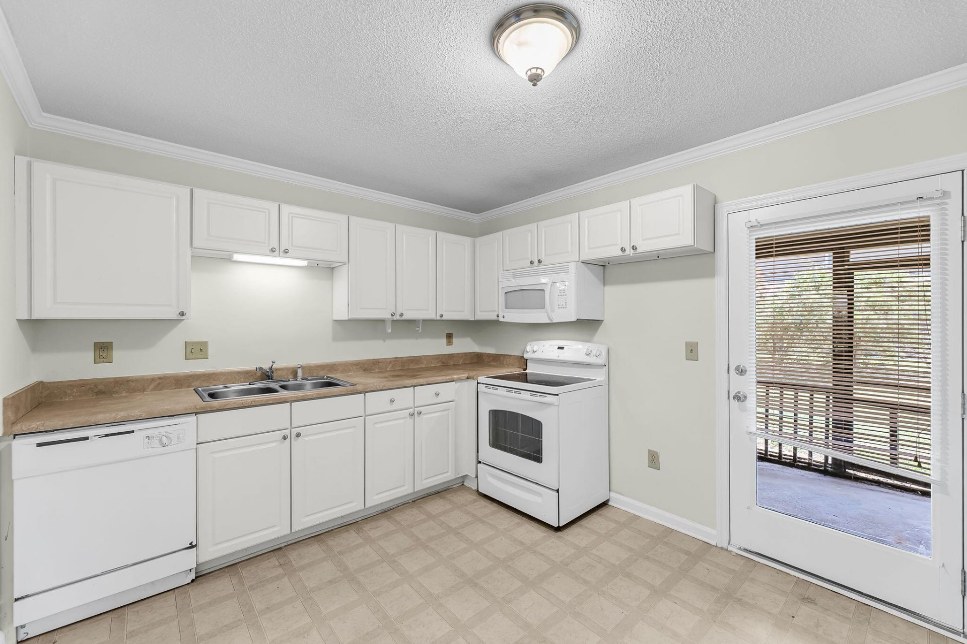 1713 Boone Hall Drive Photo 5