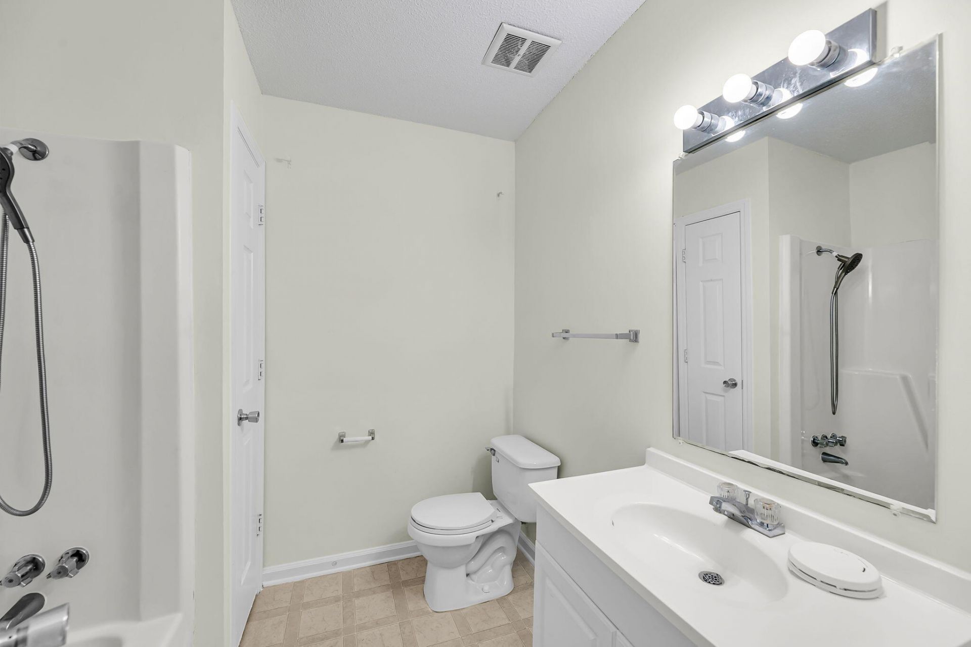 1713 Boone Hall Drive Photo 7