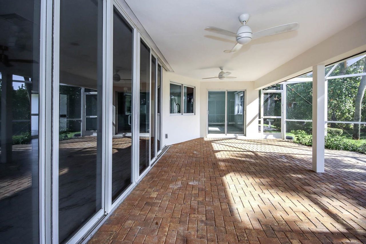 1054 Blue Heron Dr, Sanibel, FL 33957 Photo