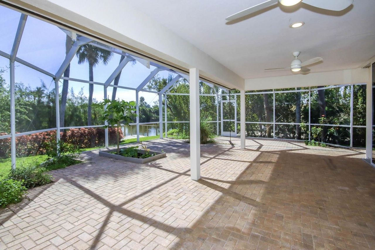 1054 Blue Heron Dr, Sanibel, FL 33957 Photo