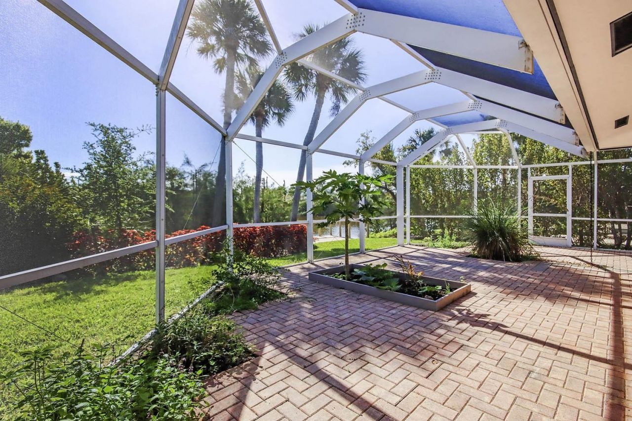 1054 Blue Heron Dr, Sanibel, FL 33957 Photo