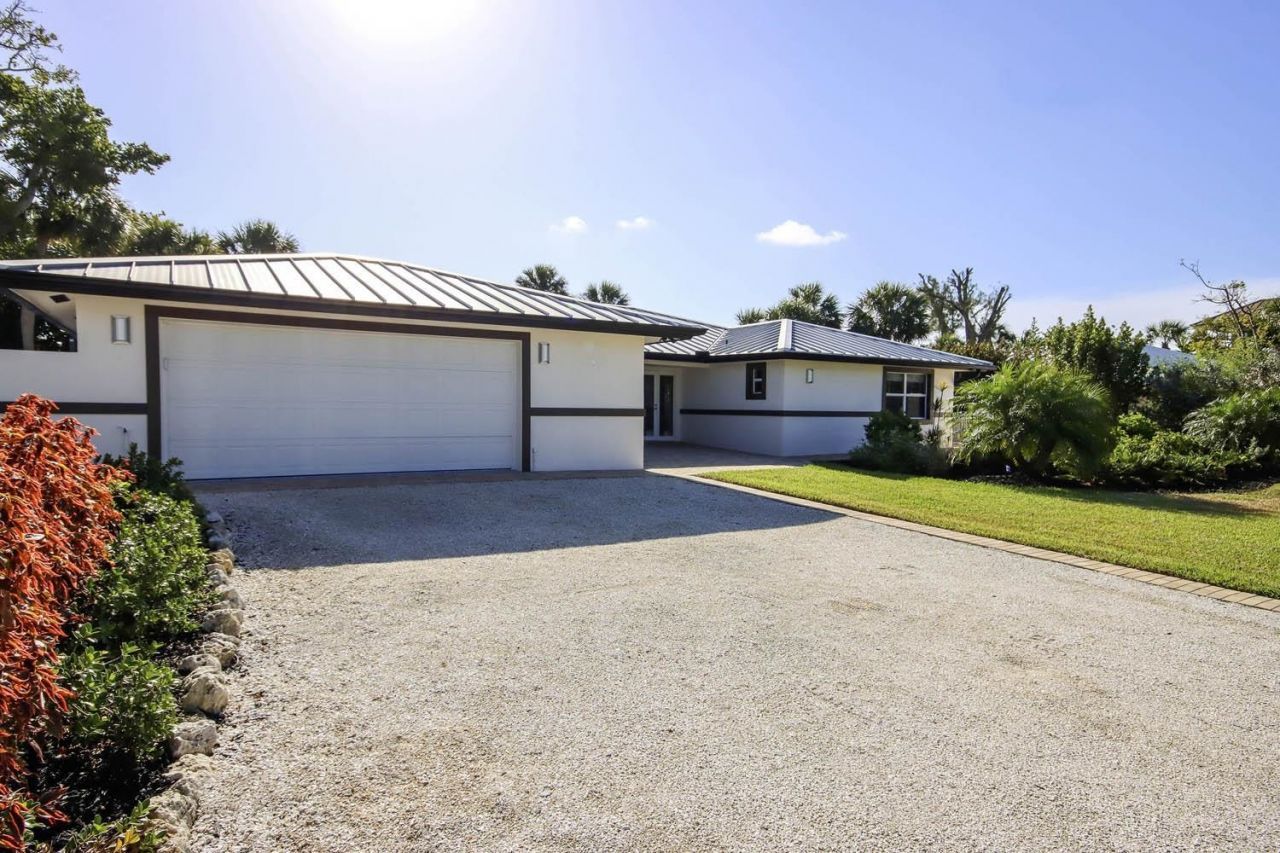1054 Blue Heron Dr, Sanibel, FL 33957 Photo