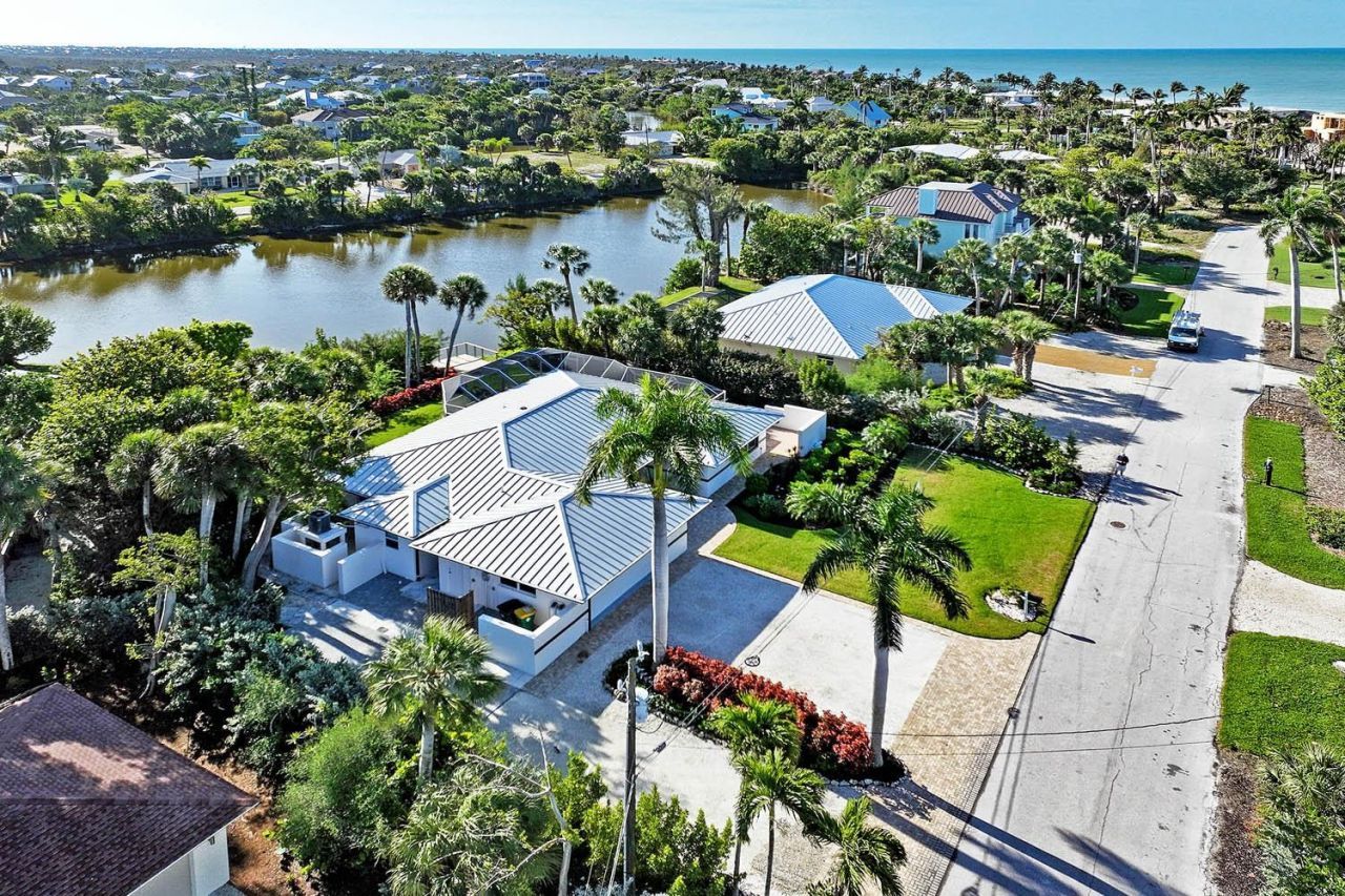 1054 Blue Heron Dr, Sanibel, FL 33957 Photo