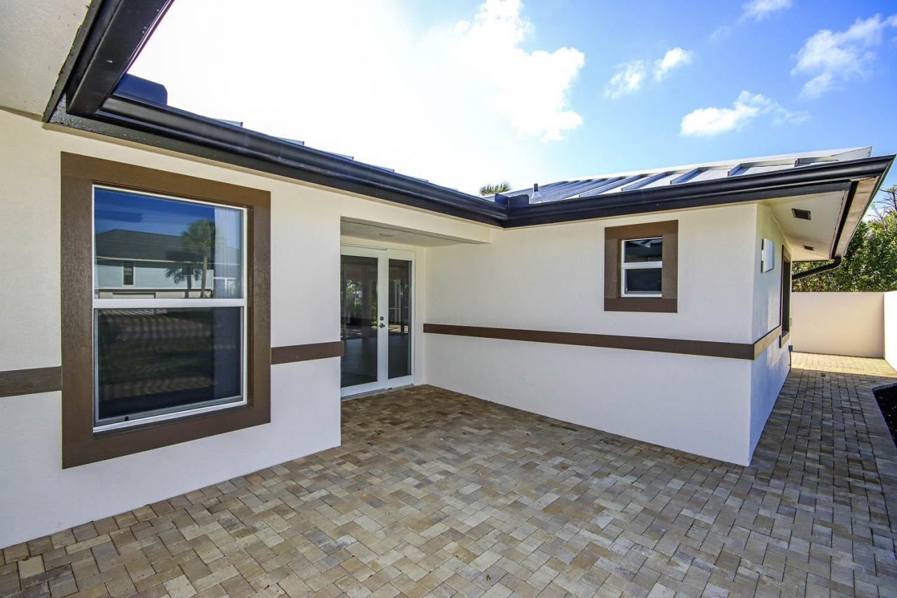 1054 Blue Heron Dr, Sanibel, FL 33957 Photo