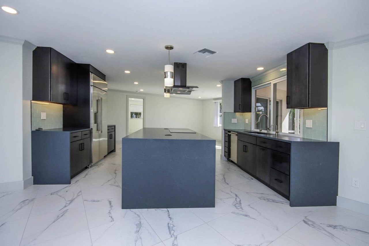 1054 Blue Heron Dr, Sanibel, FL 33957 Photo
