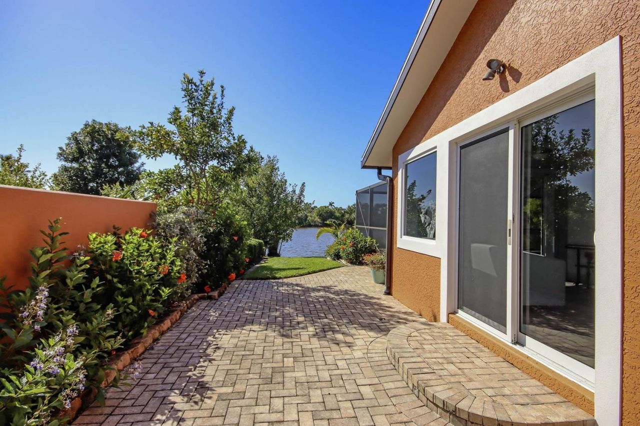 1066 Blue Heron Dr, Sanibel, FL 33957 Photo