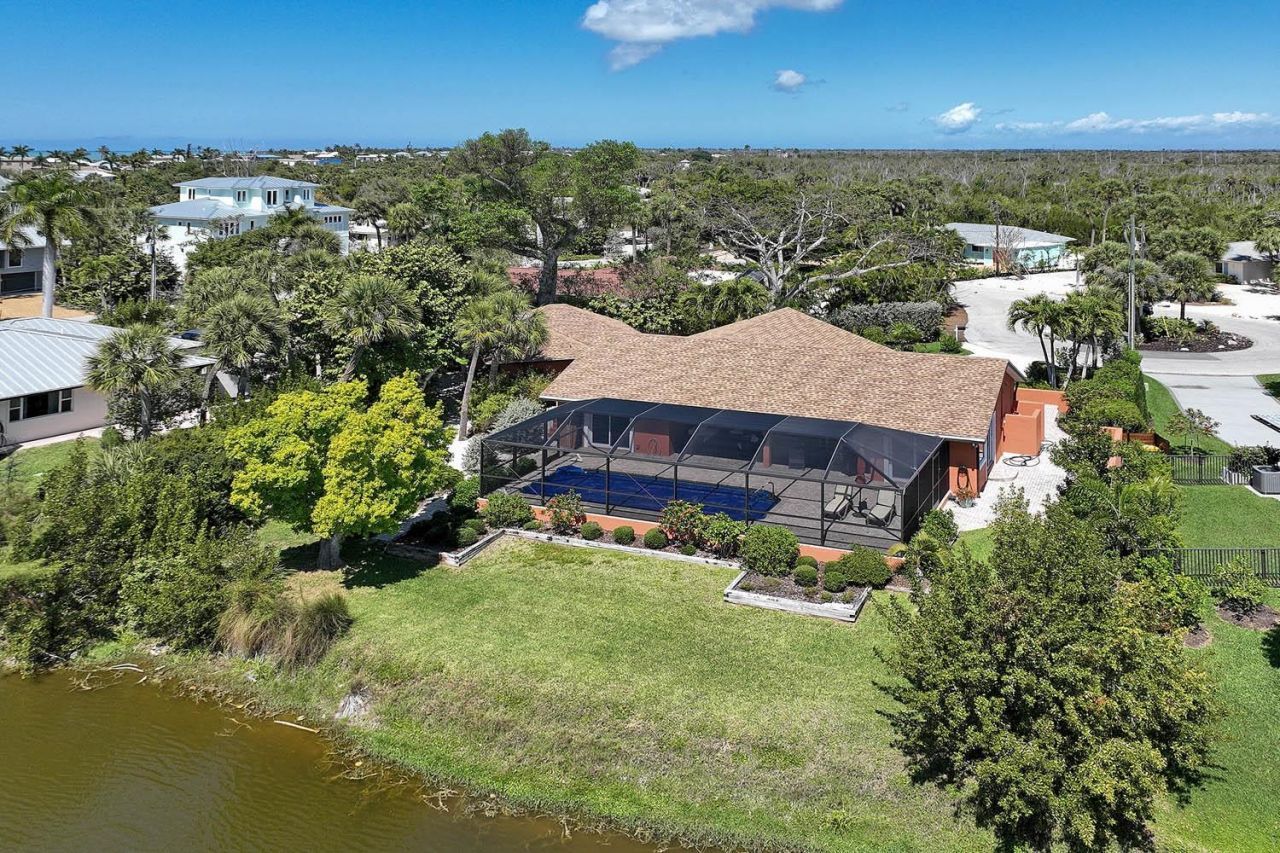 1066 Blue Heron Dr, Sanibel, FL 33957 Photo
