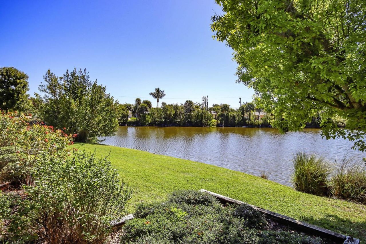 1066 Blue Heron Dr, Sanibel, FL 33957 Photo