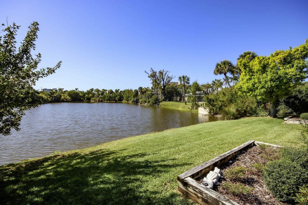 1066 Blue Heron Dr, Sanibel, FL 33957 Photo