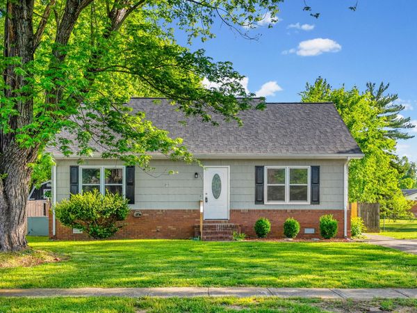 131 Boxwood Dr , Hopkinsville, KY 42240