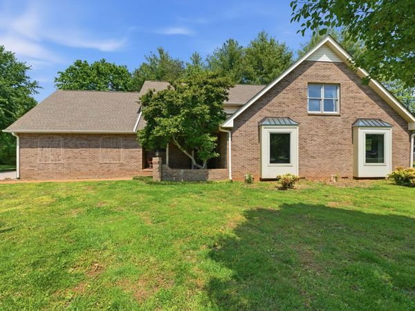 252 Newcastle Dr, Murfreesboro, TN 37129