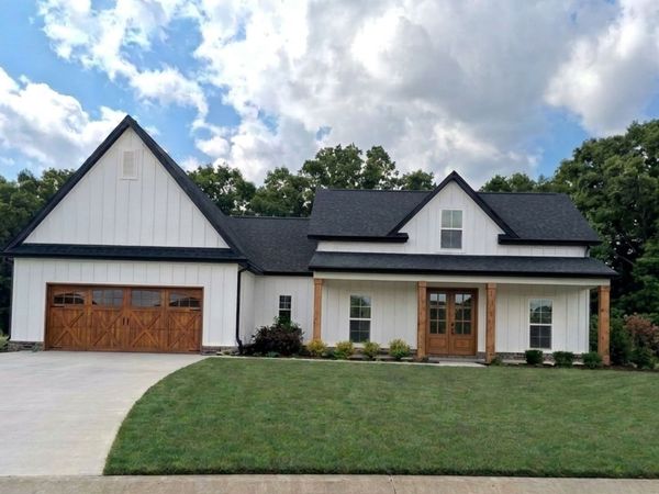 3213 Stonehorn Dr, Bell Buckle, TN 37020