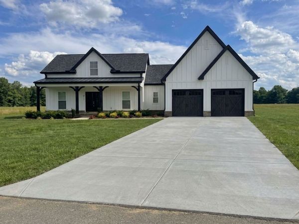 3213 Stonehorn Dr, Bell Buckle, TN 37020