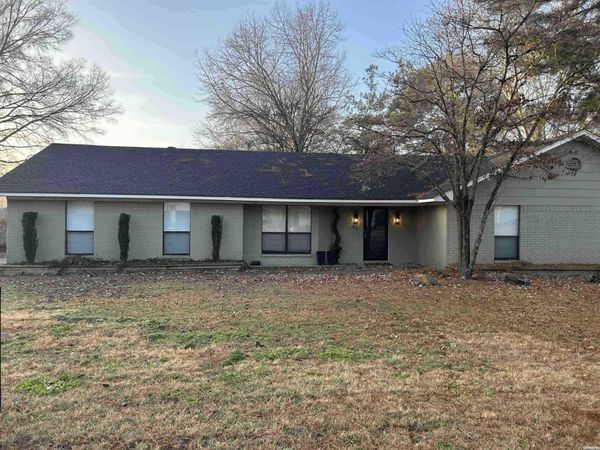 41 Tucker Creek, Conway, AR 72034