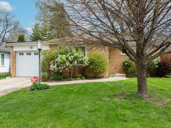 3 S School Street , Mount Prospect, IL 60056