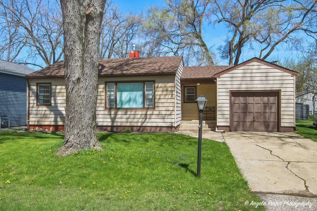 510 Sunrise Drive , McHenry, IL 60051