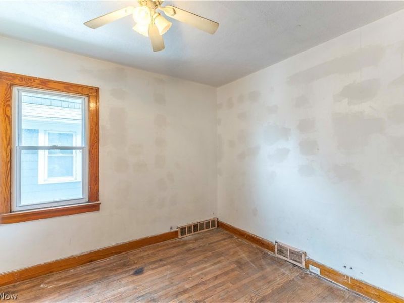 16007 Huntmere Avenue, Cleveland, OH 44110 Photo 12