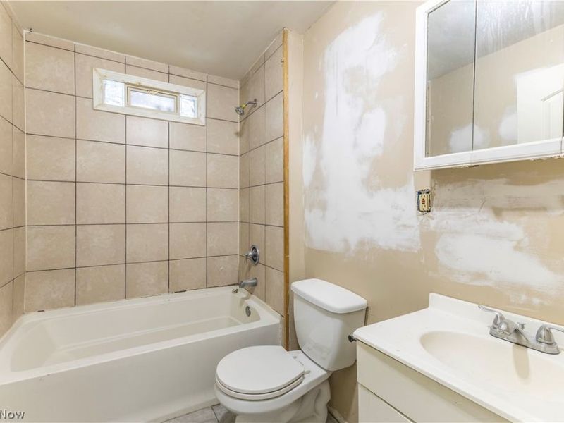 16007 Huntmere Avenue, Cleveland, OH 44110 Photo 14