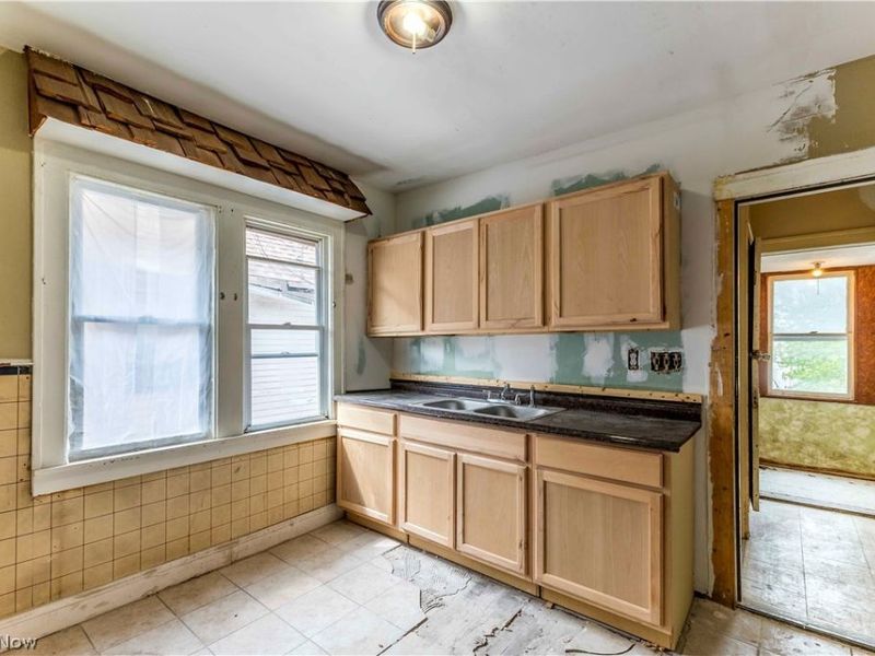 16007 Huntmere Avenue, Cleveland, OH 44110 Photo 17