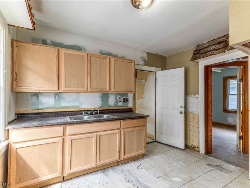 16007 Huntmere Avenue, Cleveland, OH 44110 Photo 18