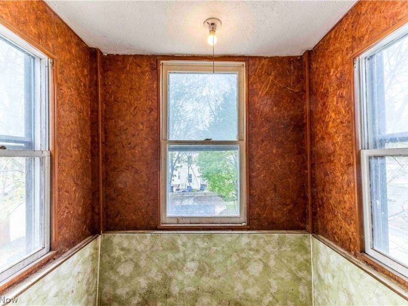 16007 Huntmere Avenue, Cleveland, OH 44110 Photo 20