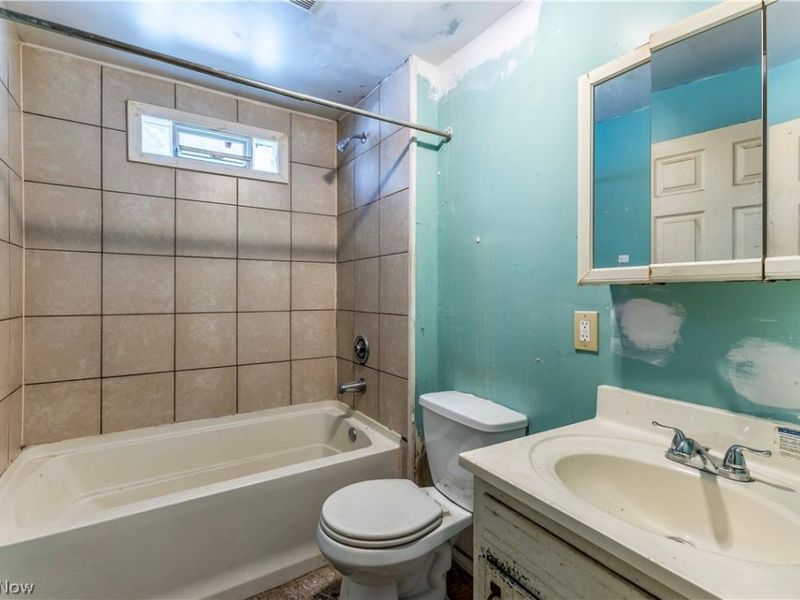 16007 Huntmere Avenue, Cleveland, OH 44110 Photo 26