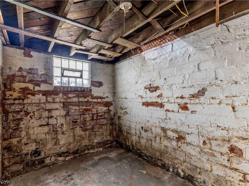 16007 Huntmere Avenue, Cleveland, OH 44110 Photo 43