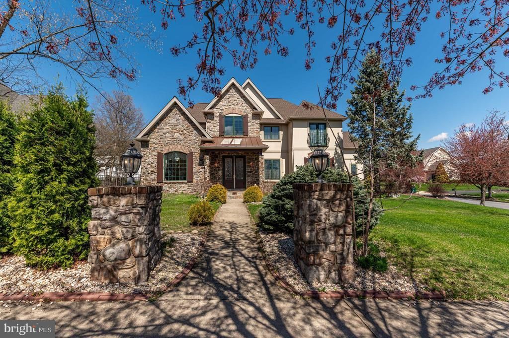 49 CREST BOULEVARD , EASTON, PA 18045