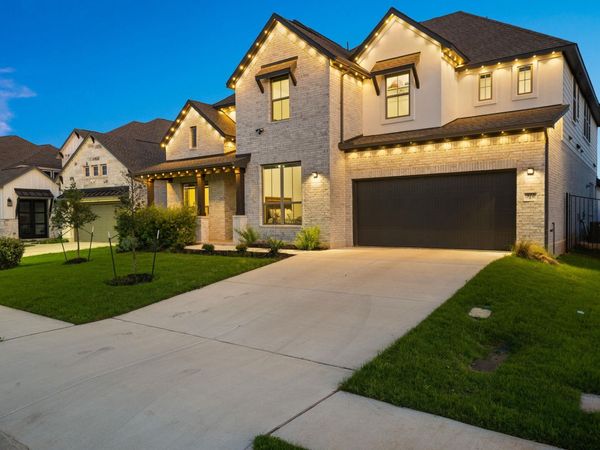 372 Hollister DR, Liberty Hill, TX 78642