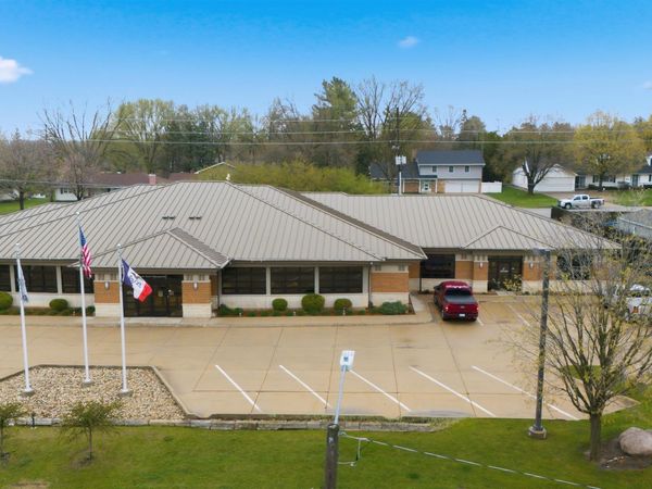 1203 W Ridgeway Avenue, Waterloo, IA 50701