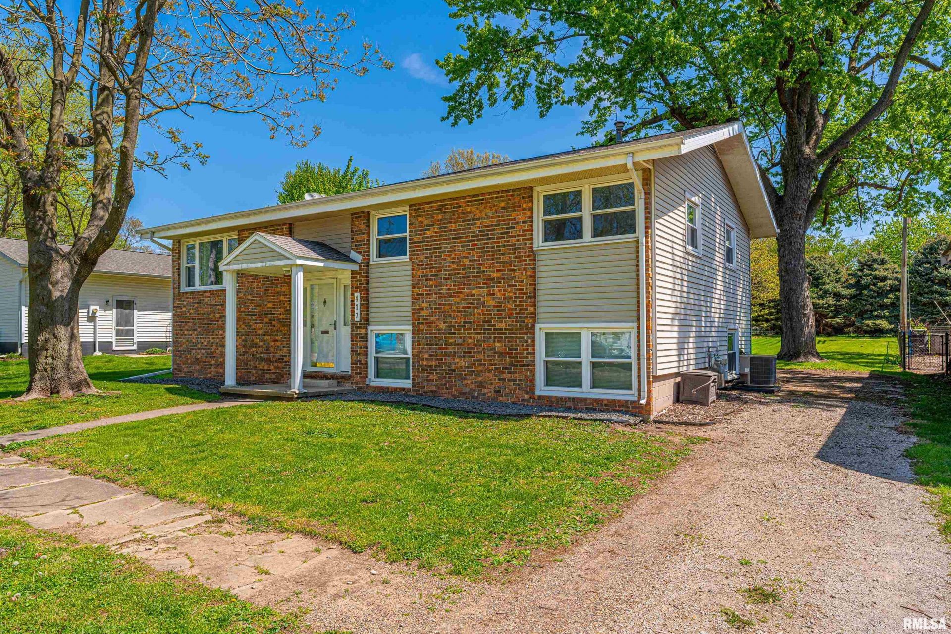 417 N Marion Street, Mt Pulaski, IL 62548 Main Photo