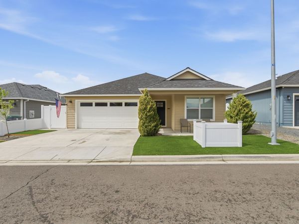 1922 Modena Lane, Medford, OR 97501