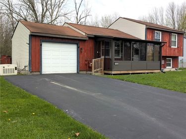 5068 Hackberry Lane , Clay, NY 13041