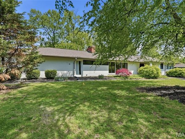 107 Stoneyside Lane, Olivette, MO 63132