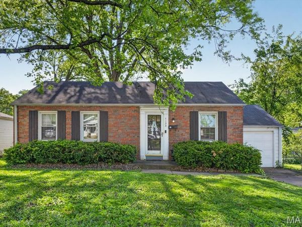 1133 N Geyer Road, Kirkwood, MO 63122