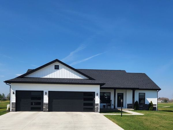 2817 E Stone Creek Boulevard , Urbana, IL 61802