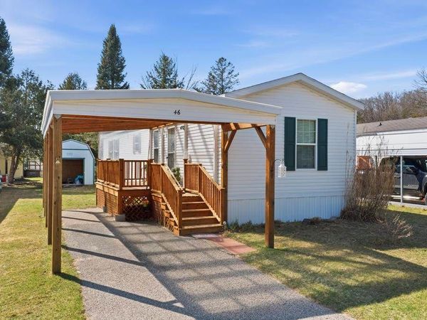 631 E Lake Street, Unit 46, Harbor Springs, MI 49740