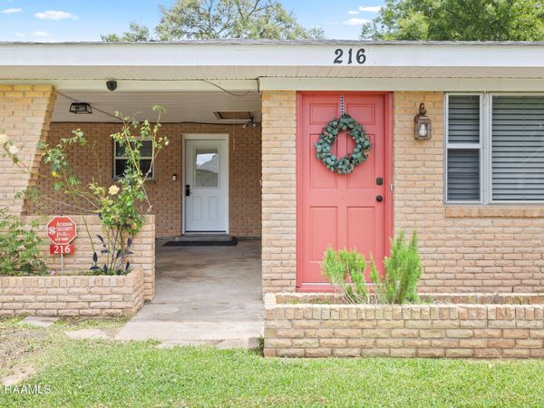 216 Begnaud Drive , Lafayette, LA 70501