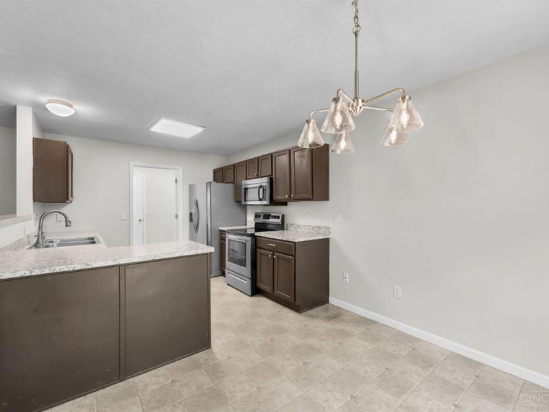 98 Bannock Drive, Hamilton Twp, OH 45039 Photo 10