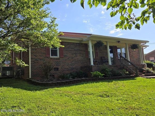 301 McQuade Circle, McMinnville, TN 37110