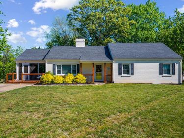1008 Grand View Circle, Lynchburg, VA 24502