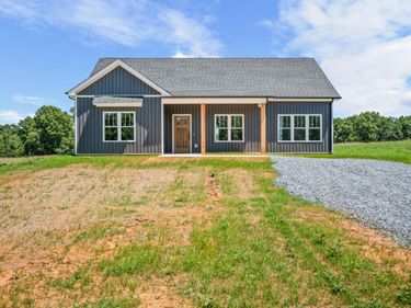 10424 Leesville Road, Lynch Station, VA 24571