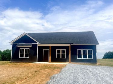 10424 Leesville Road, Lynch Station, VA 24571