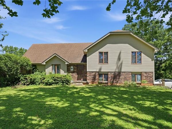 14806 E 200th Street, Peculiar, MO 64078