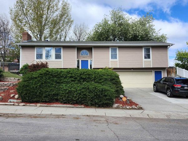 391 Valleyview Dr., Pocatello, ID 83204