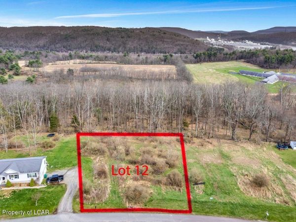 12 Walnut Ridge Drive, Mehoopany, PA 18629