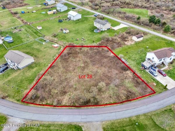 28 Walnut Ridge Drive, Mehoopany, PA 18629