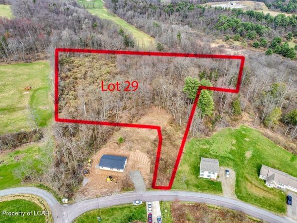 29 Walnut Ridge Drive, Mehoopany, PA 18629