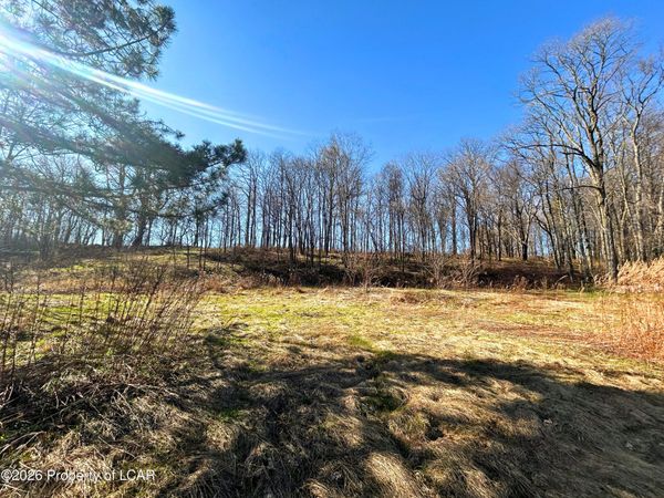 81 Hamlin Highway, Moscow, PA 18444